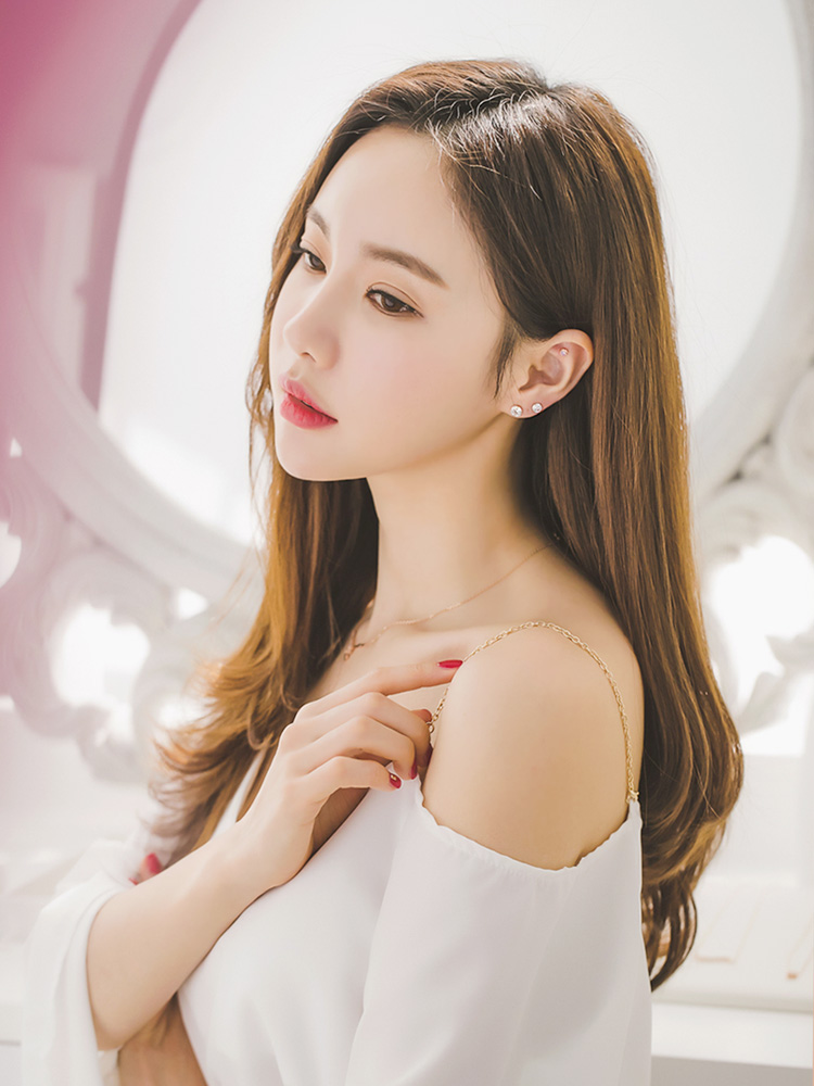 Loving Black Angel Cubic Earring 14K Simple 14k Da