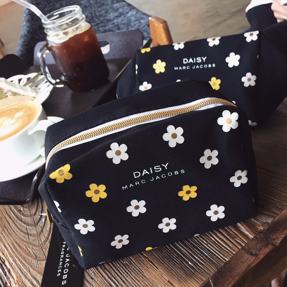 New Marc Jacob Pouch Luxury Cosmetics Twenties Wom