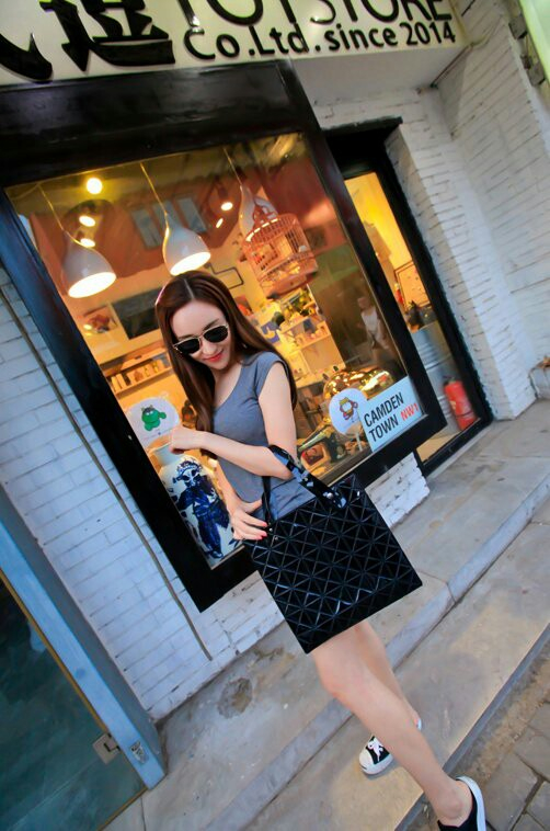 On the day of importation Glossy Lucent Cube bag 3