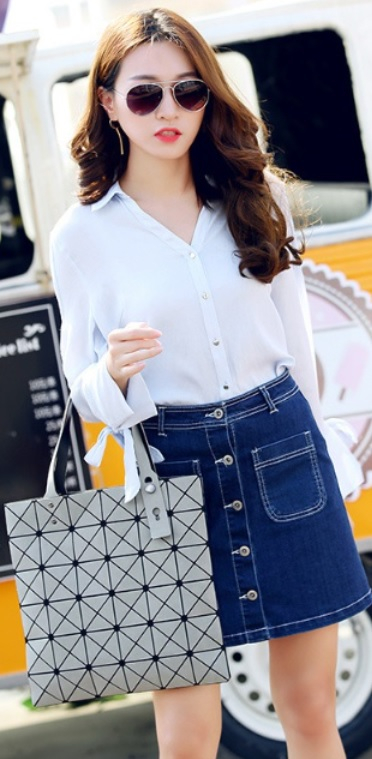 On the day of importation Glossy Lucent Cube bag 3