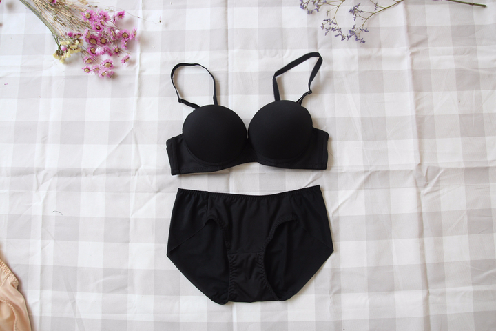 New Small Breast AAA Cup 4CM Push-up Bra Wongpong 