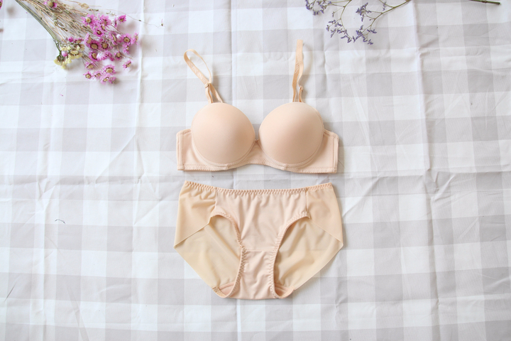 New Small Breast AAA Cup 4CM Push-up Bra Wongpong 