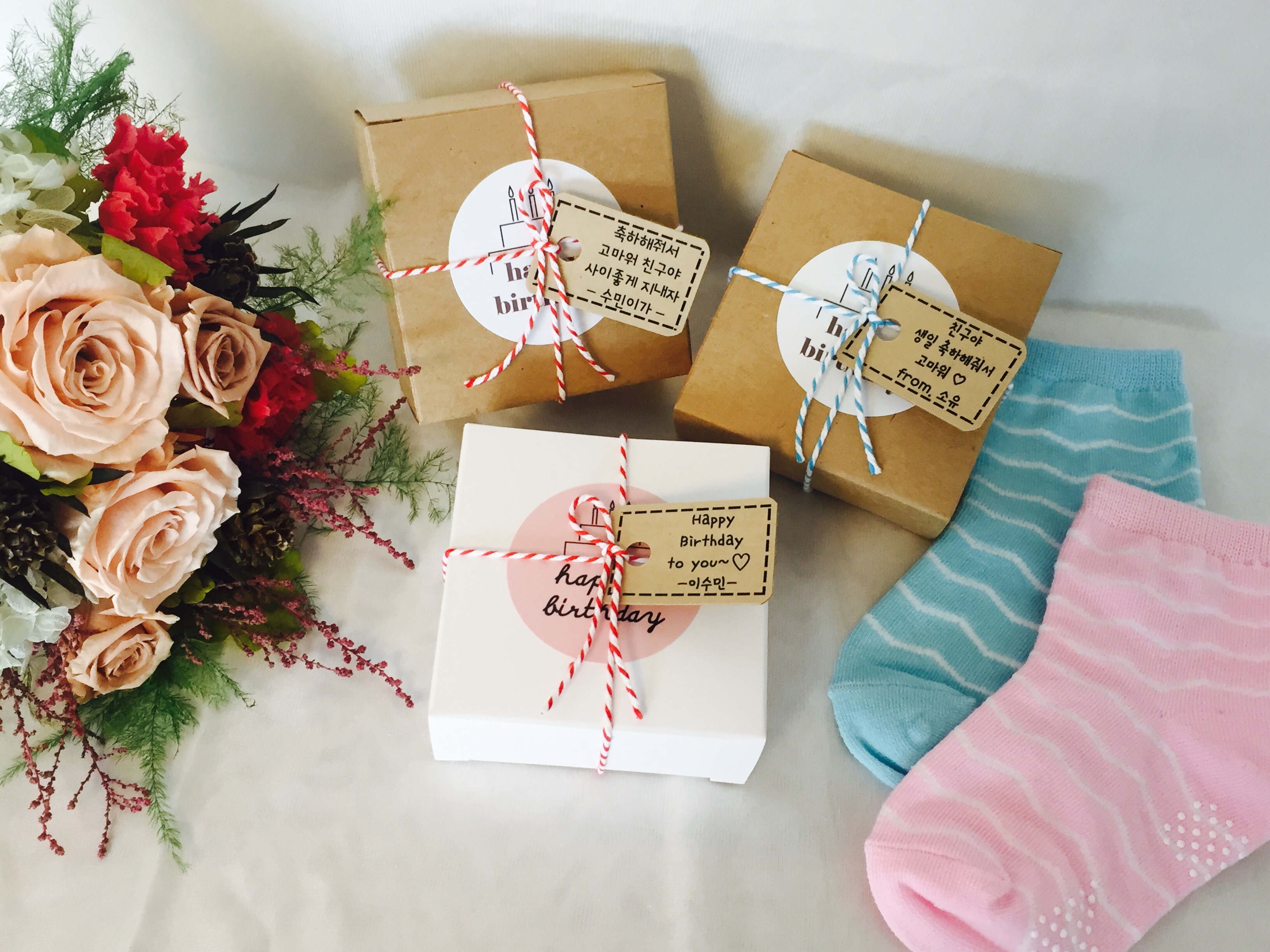 Packed nurseries Birthday gift Returning goods Pretty socks Kindergarten