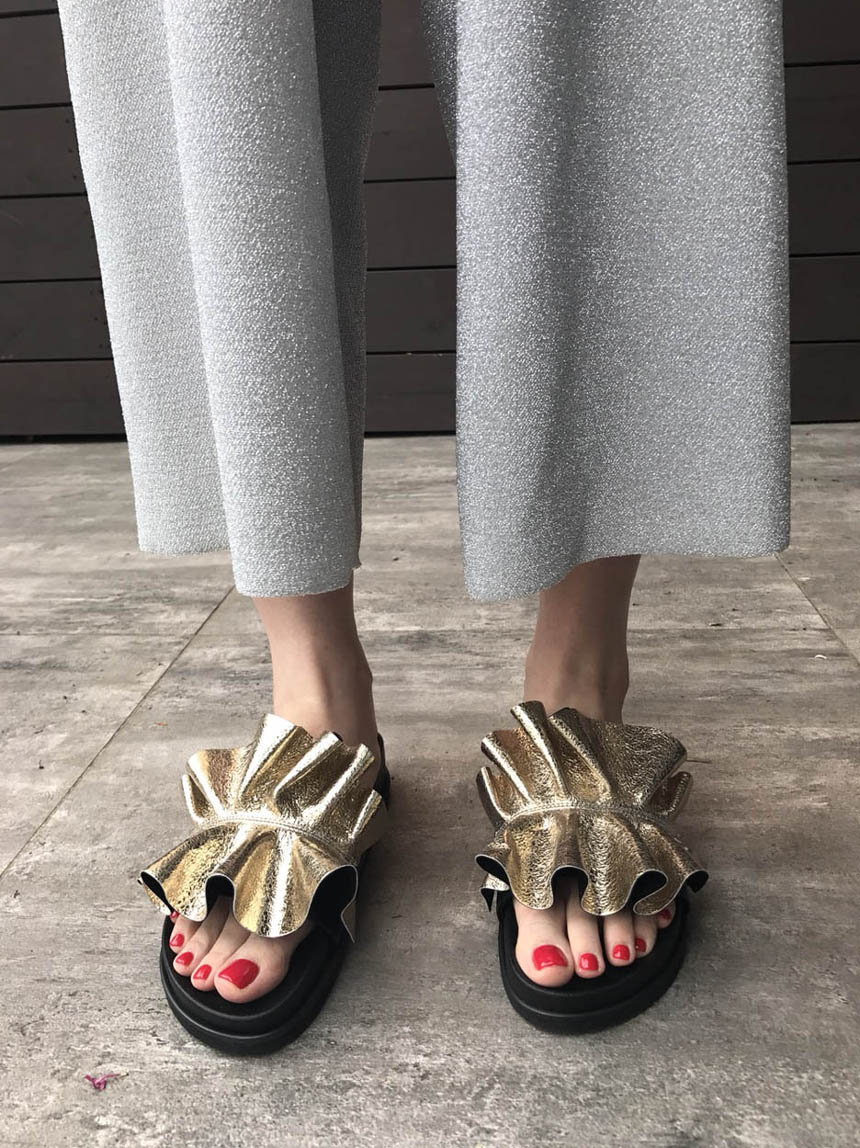 Put on pearls Light ruffle slippers Pregnant women