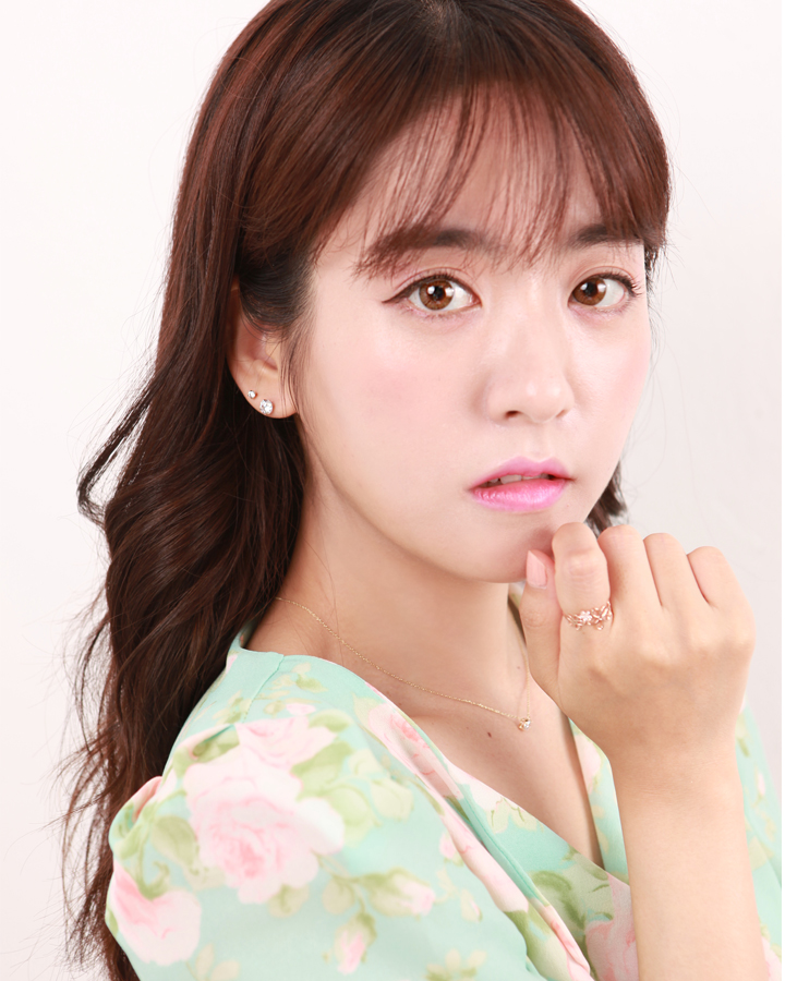 Gold Ring Signature Cubic Base Earring Pair of Gif