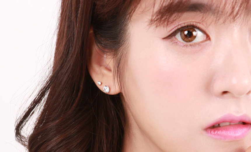 Gold Ring Signature Cubic Base Earring Pair of Gif