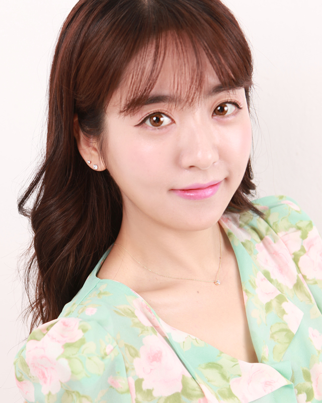 Gold Ring Signature Cubic Base Earring Pair of Gif