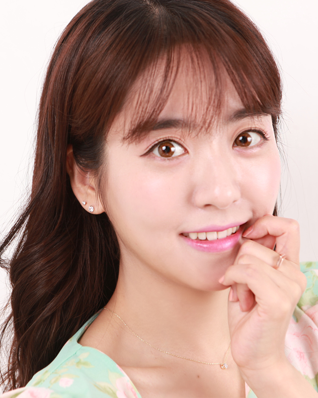 Gold Ring Signature Cubic Base Earring Pair of Gif