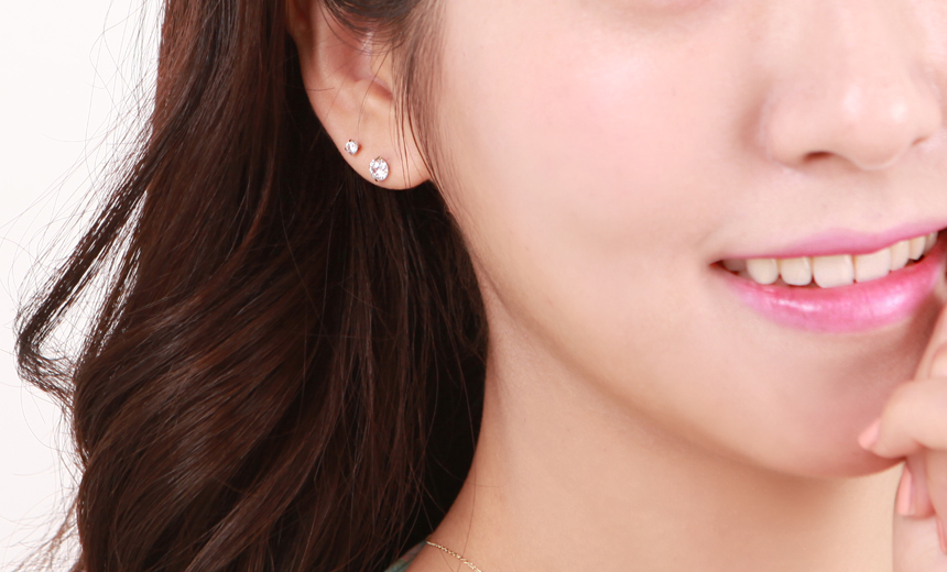 Gold Ring Signature Cubic Base Earring Pair of Gif