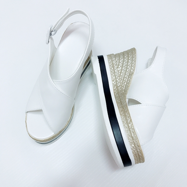 New Lightweight and comfortable X-line wedge sanda