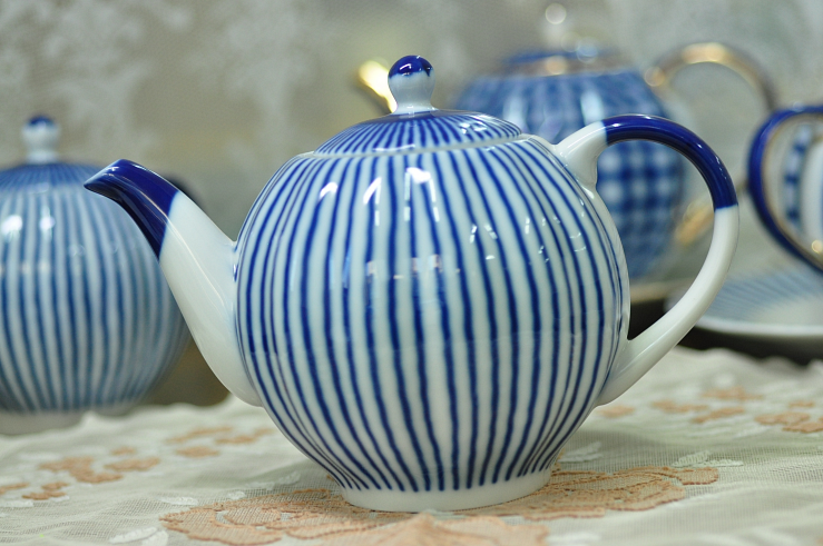 Yeka Tool 7. Tulip Ripple Tippot about 600ml Lomon