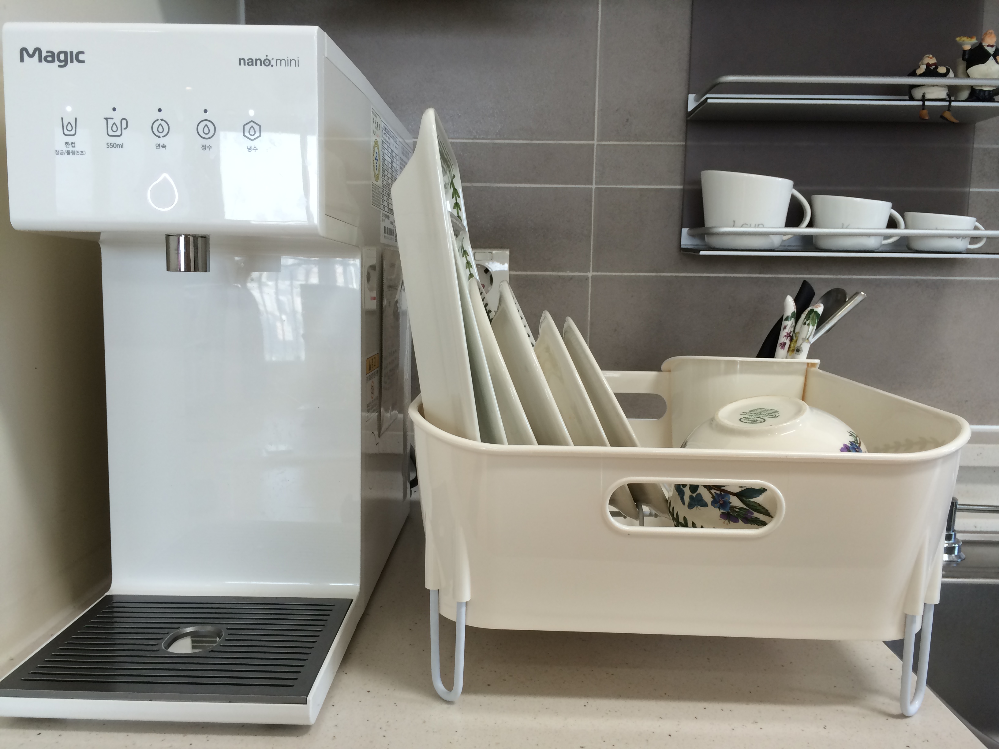 Simple and practical kitchen design 30-year-old wo