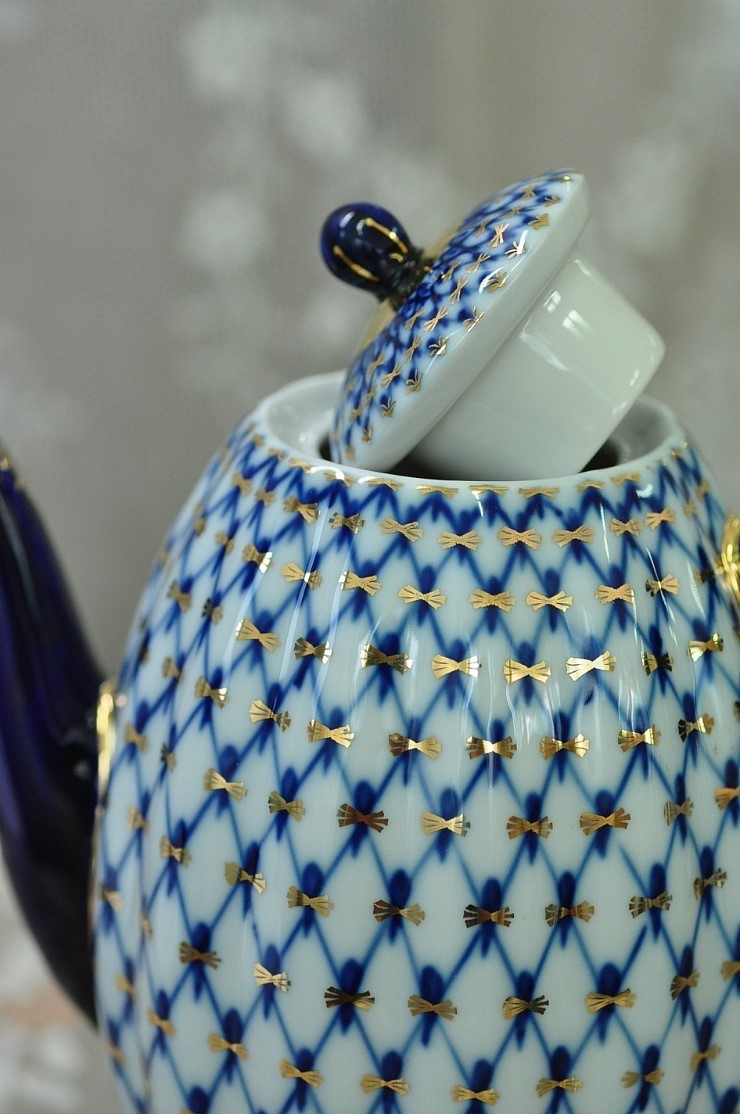 Yeca Lomonosov 9. Tulip Cobalt Net Coffee Pot 1200