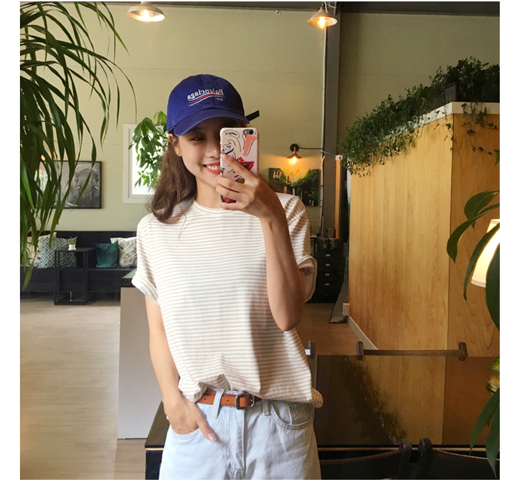 Rounded Square Bold Buckle Women's T-shirt Wome