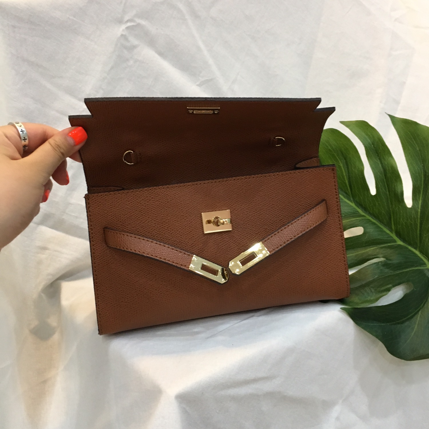 New Erumini Tote Cross Kelly Four seasons Chun Cho