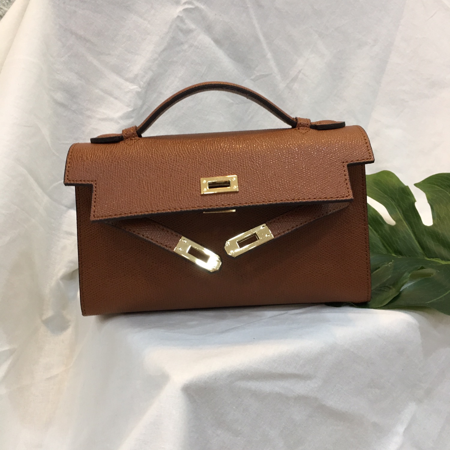 New Erumini Tote Cross Kelly Four seasons Chun Cho
