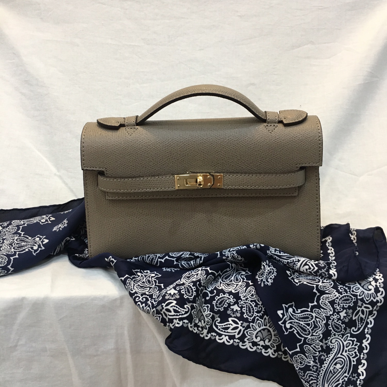 New Erumini Tote Cross Kelly Four seasons Chun Cho