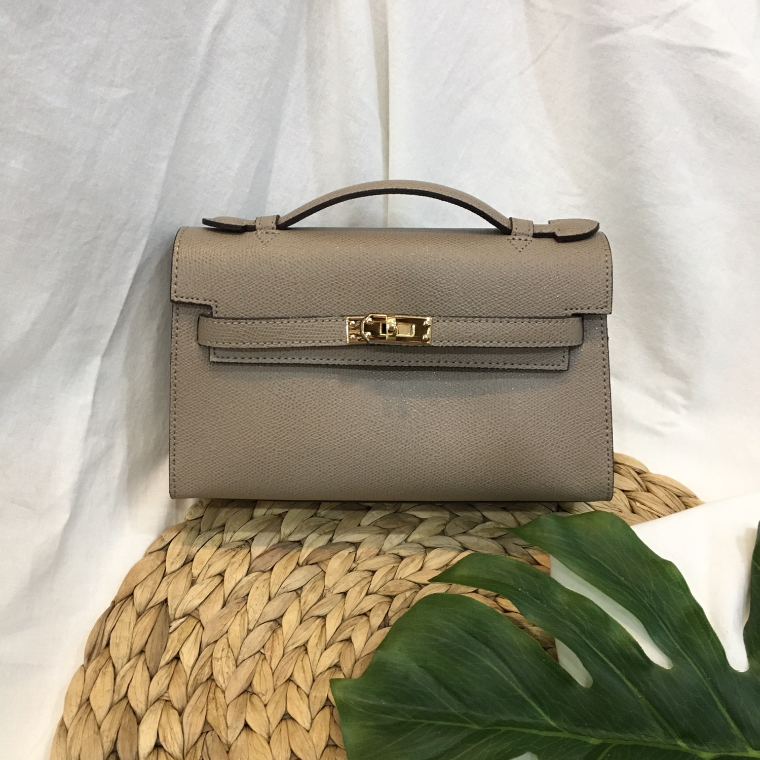 New Erumini Tote Cross Kelly Four seasons Chun Cho