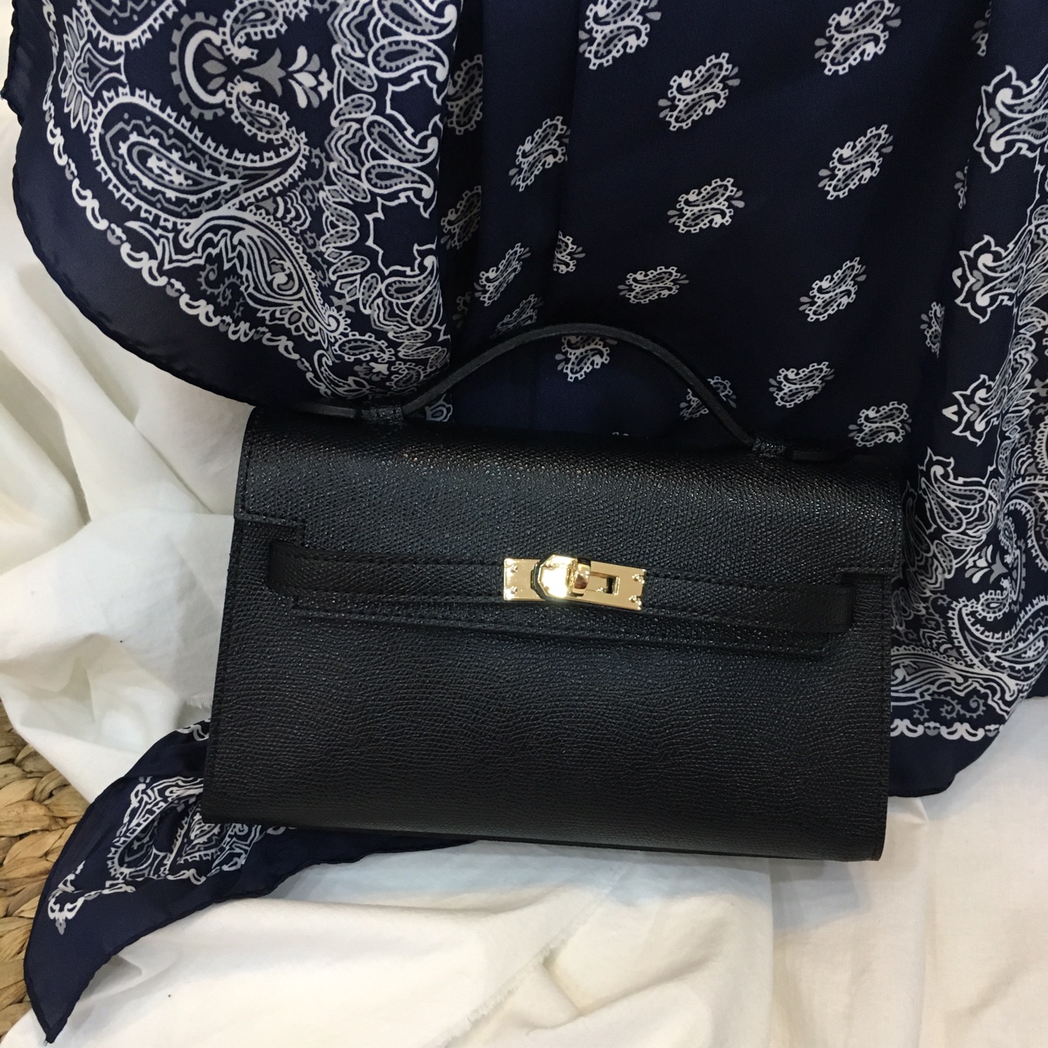 New Erumini Tote Cross Kelly Four seasons Chun Cho