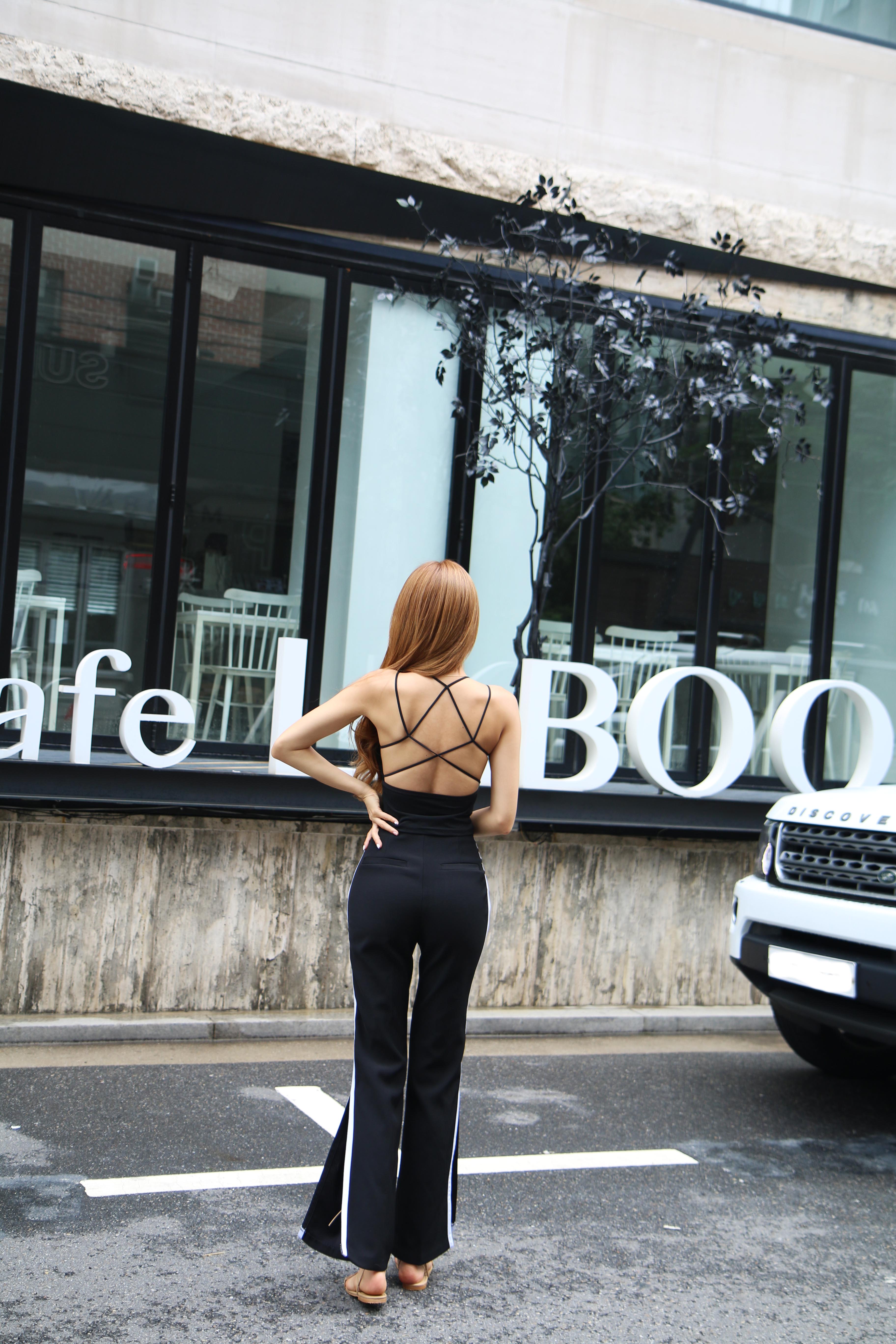 Strap Nacity Choker Crop Back Twist Cap