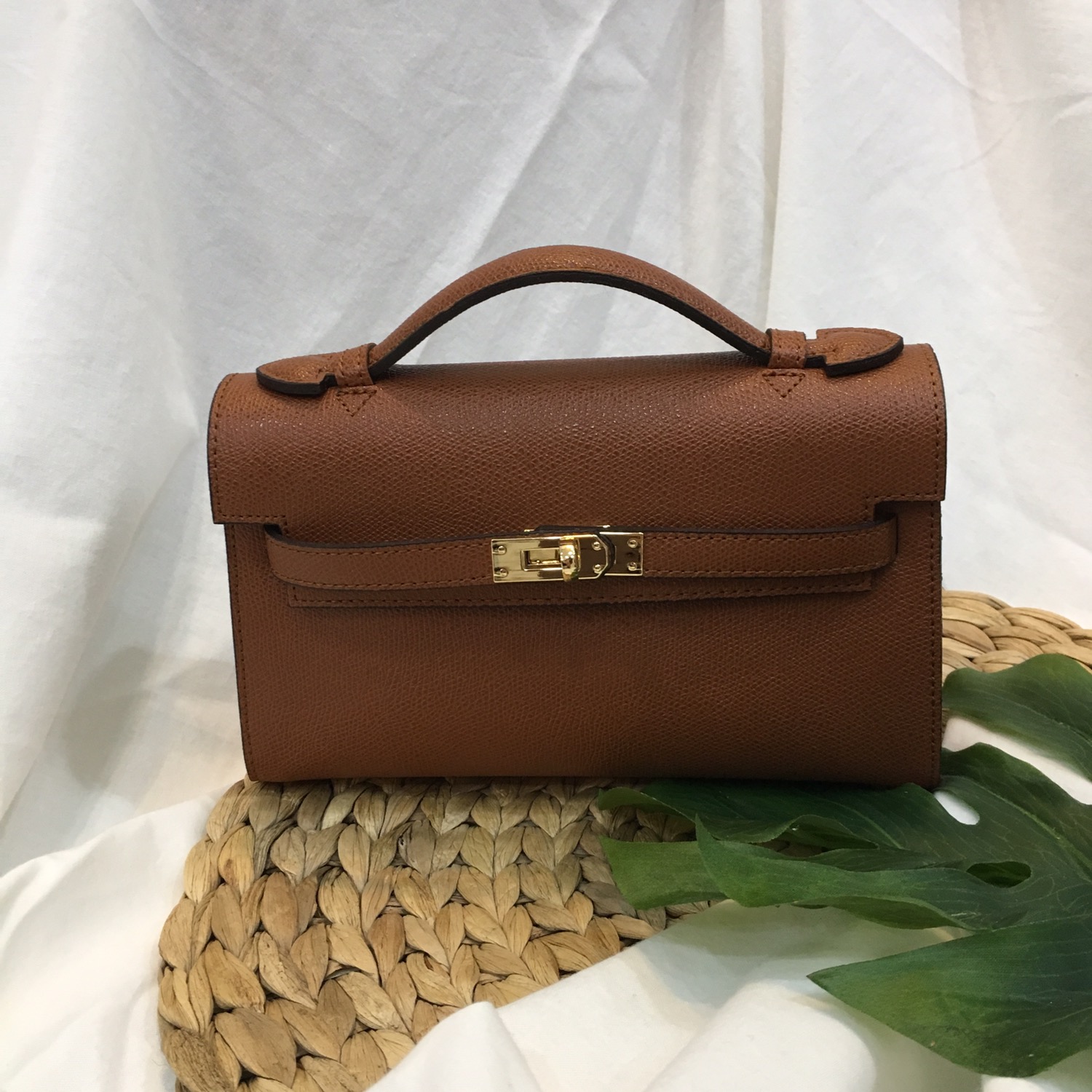 New Erumini Tote Cross Kelly Four seasons Chun Cho