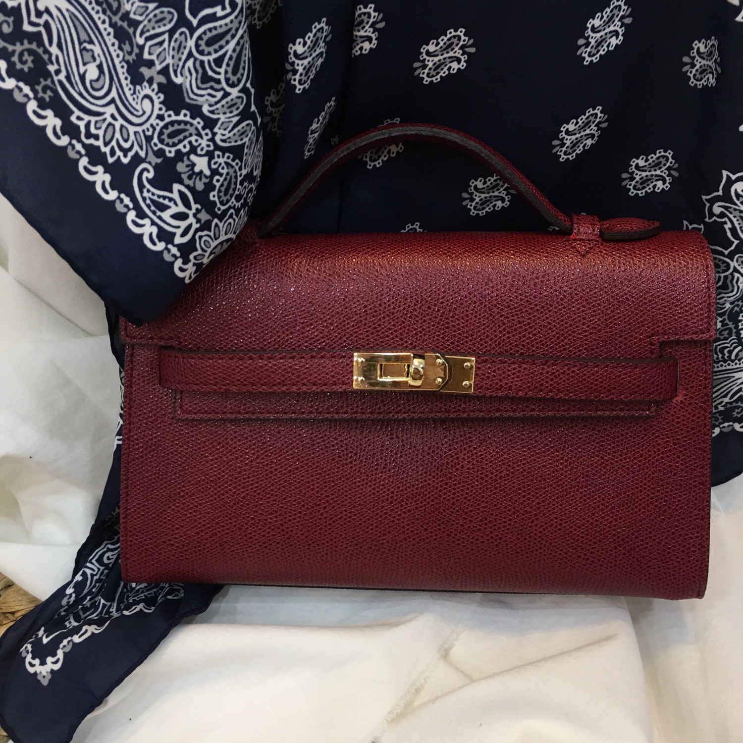 New Erumini Tote Cross Kelly Four seasons Chun Cho