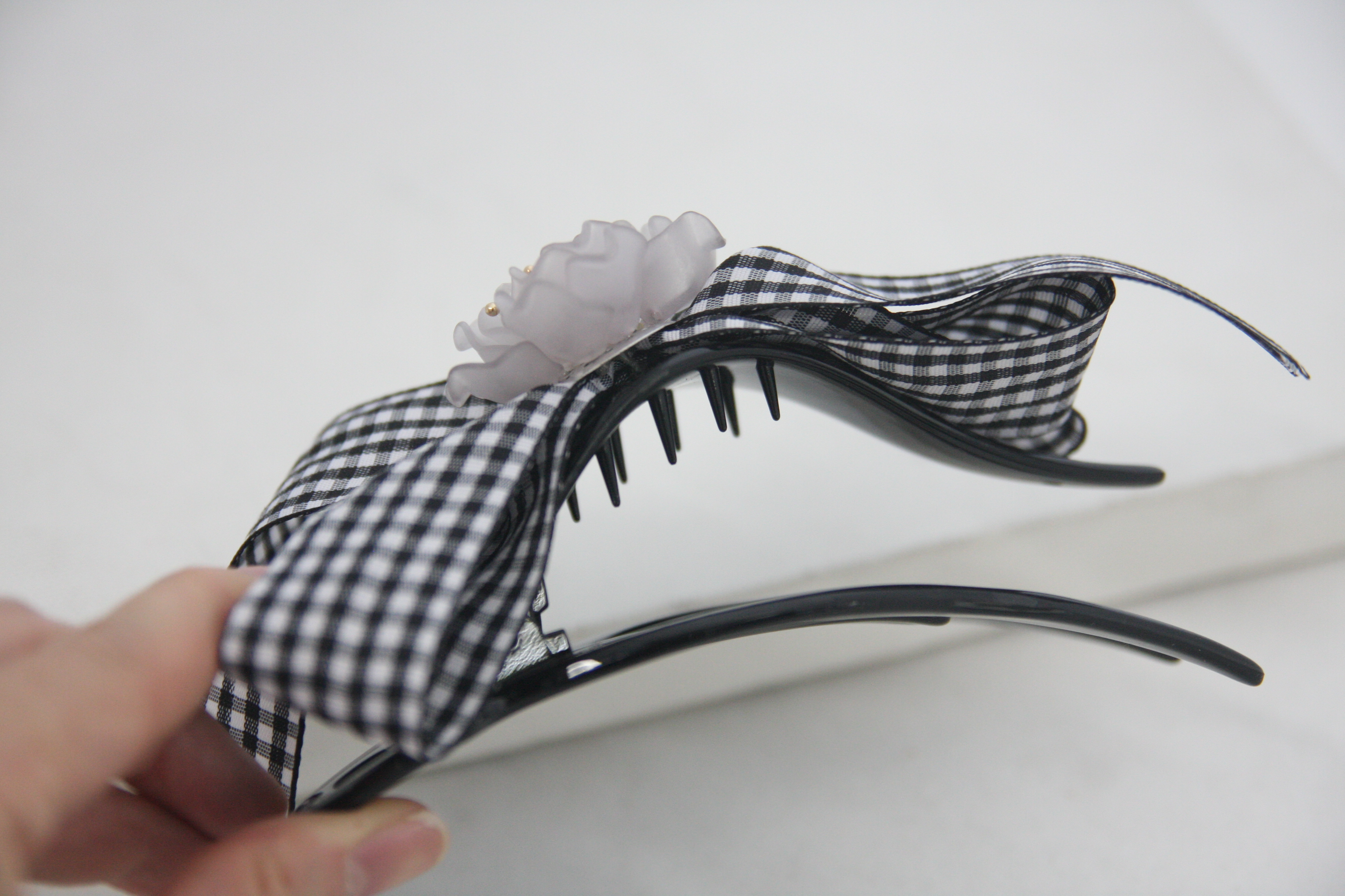 Check Wang Ribbon Head Tong Pin Hair