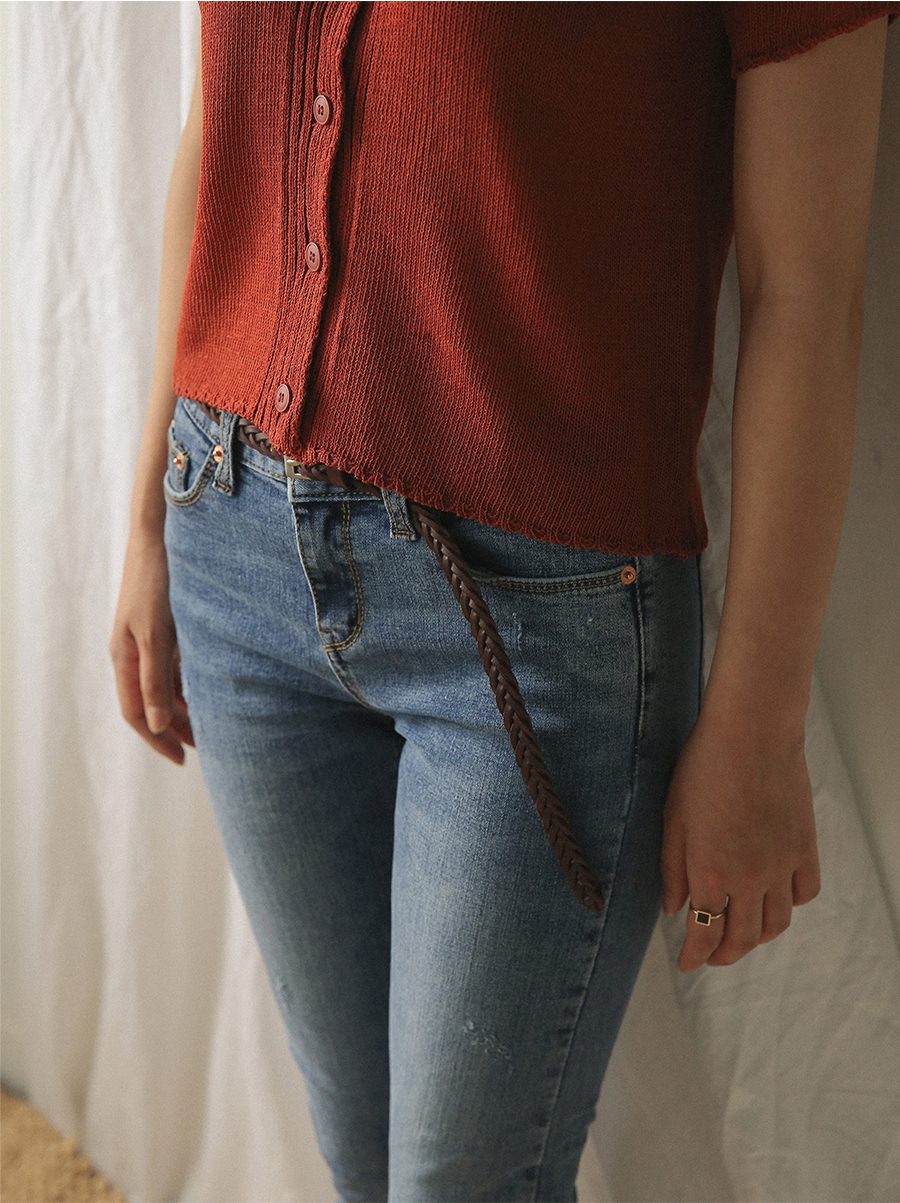 A neat classical woman's classic twill cowhide 