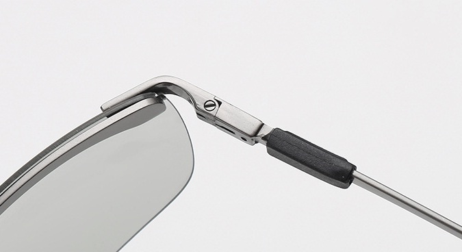 NEW FASHION SUNGLASSES color fading according to U