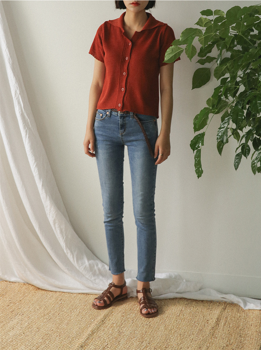 A neat classical woman's classic twill cowhide 