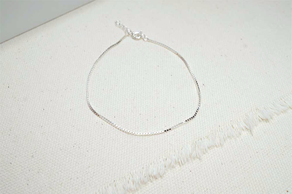 New Summer Look Silver 92.5 is a blushing innocent