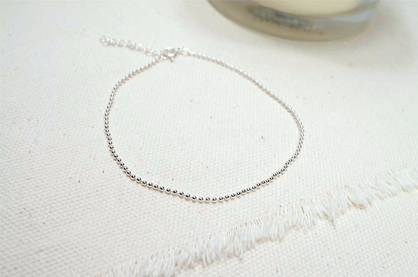 New Summer Look Silver 92.5 is a blushing innocent