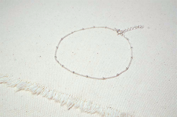 New Summer Look Silver 92.5 is a blushing innocent