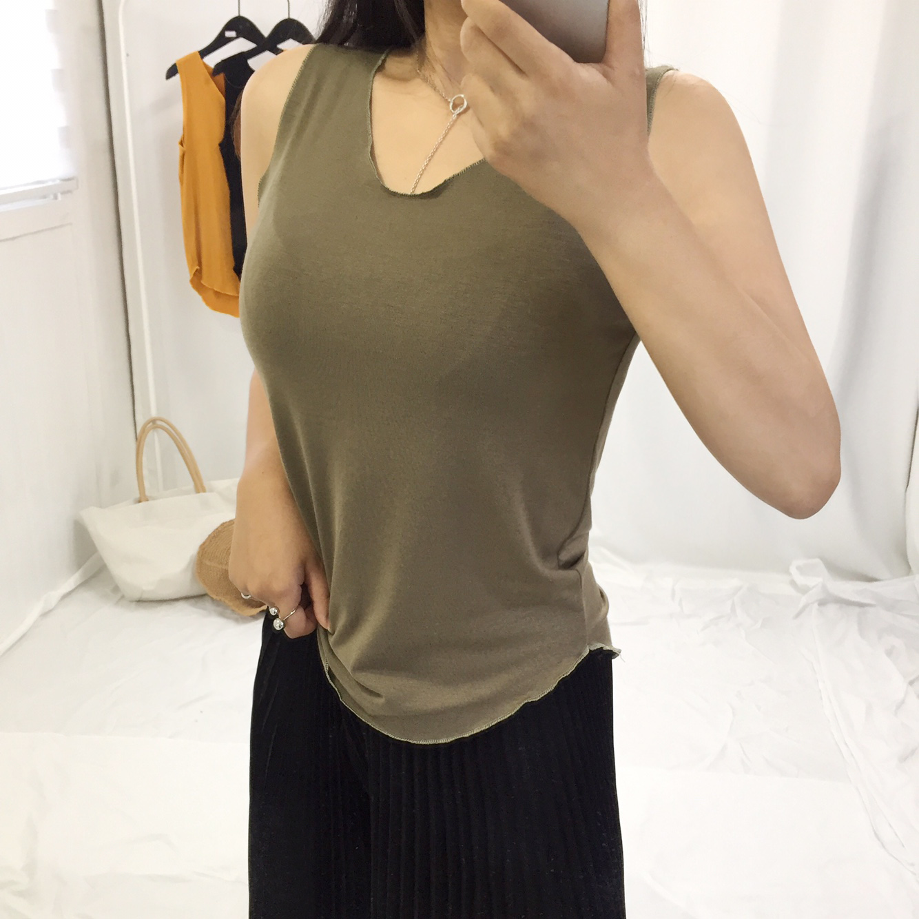 1 + 1 Flying Pussy Pretty slender nose coordinatio