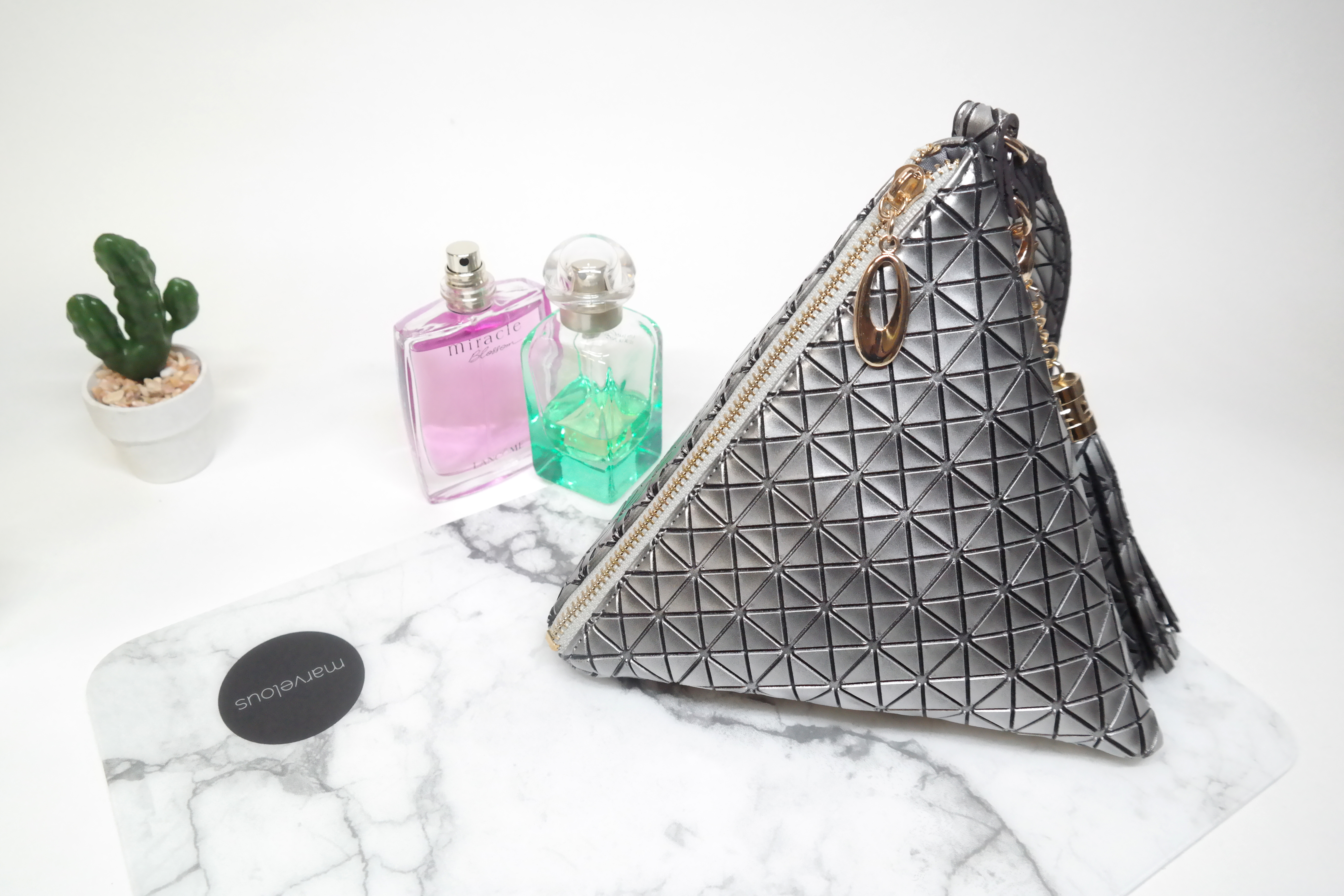 Newly shining bling bling triangular pouch in holi