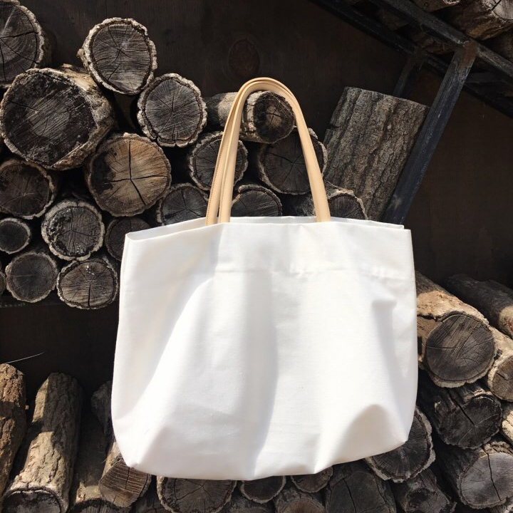Eco-friendly bags in the 20s Women's day coordi