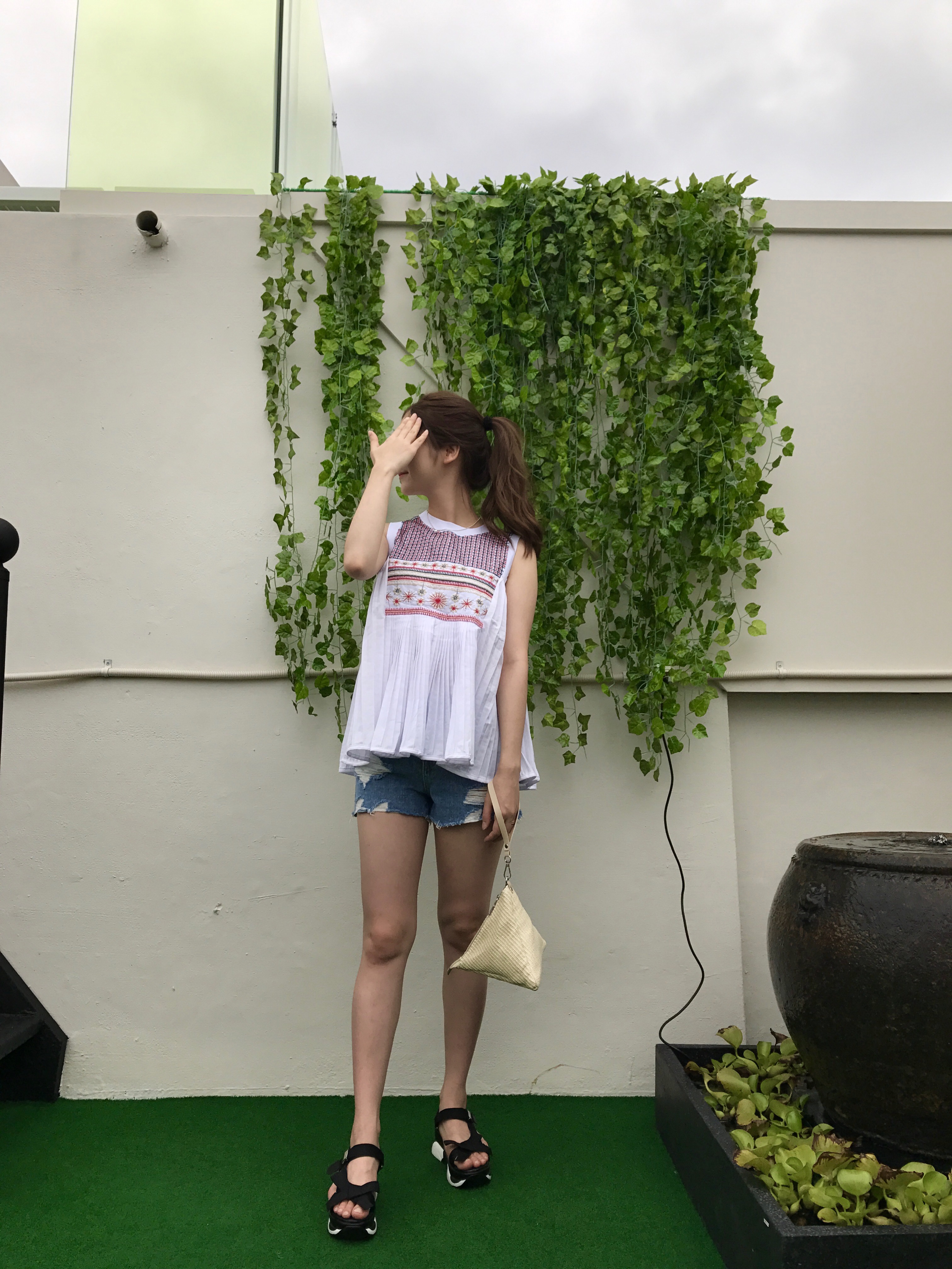 Embroidery Wrinkle Sleeveless Blouse Tee My Young