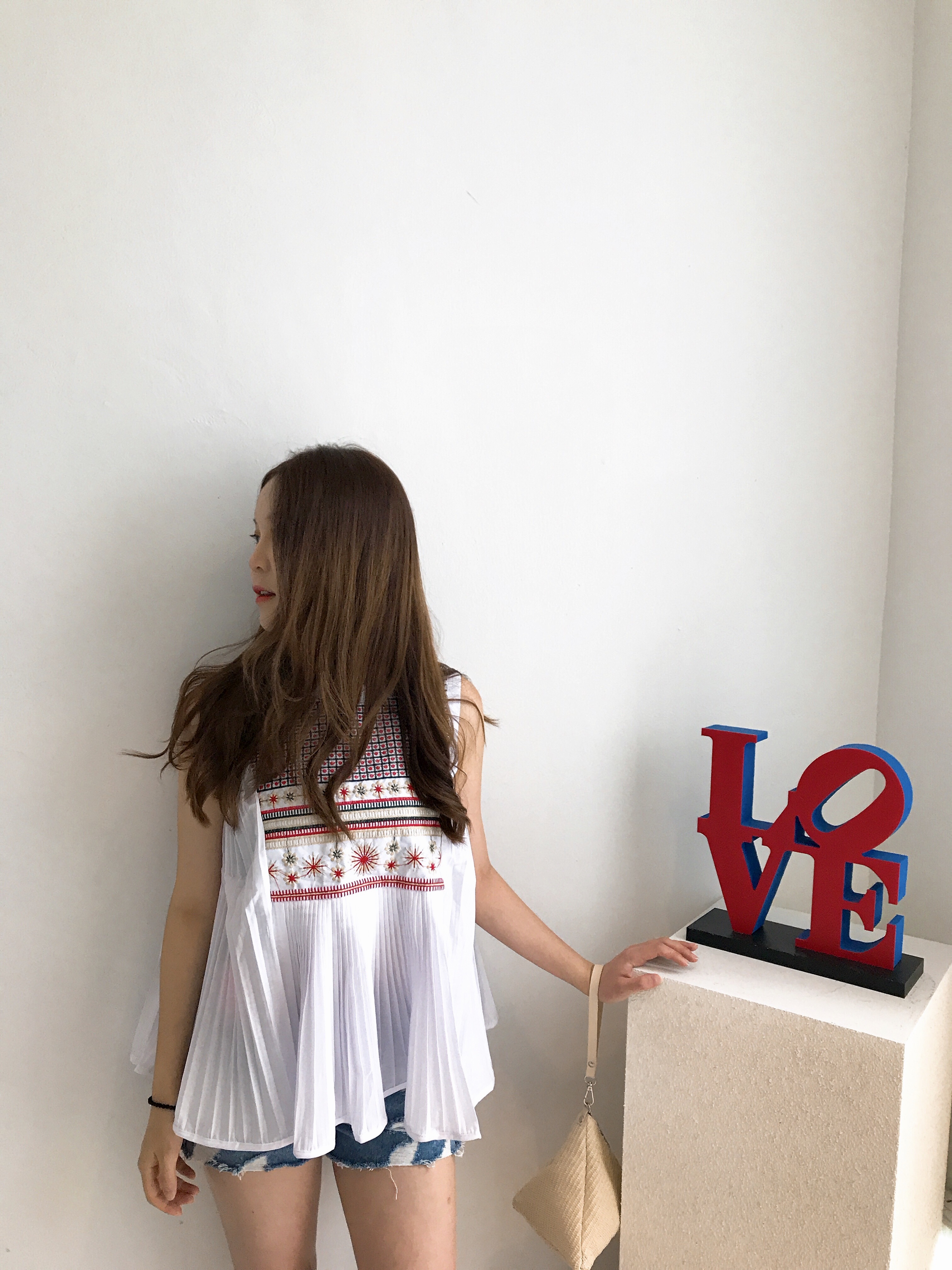 Embroidery Wrinkle Sleeveless Blouse Tee My Young