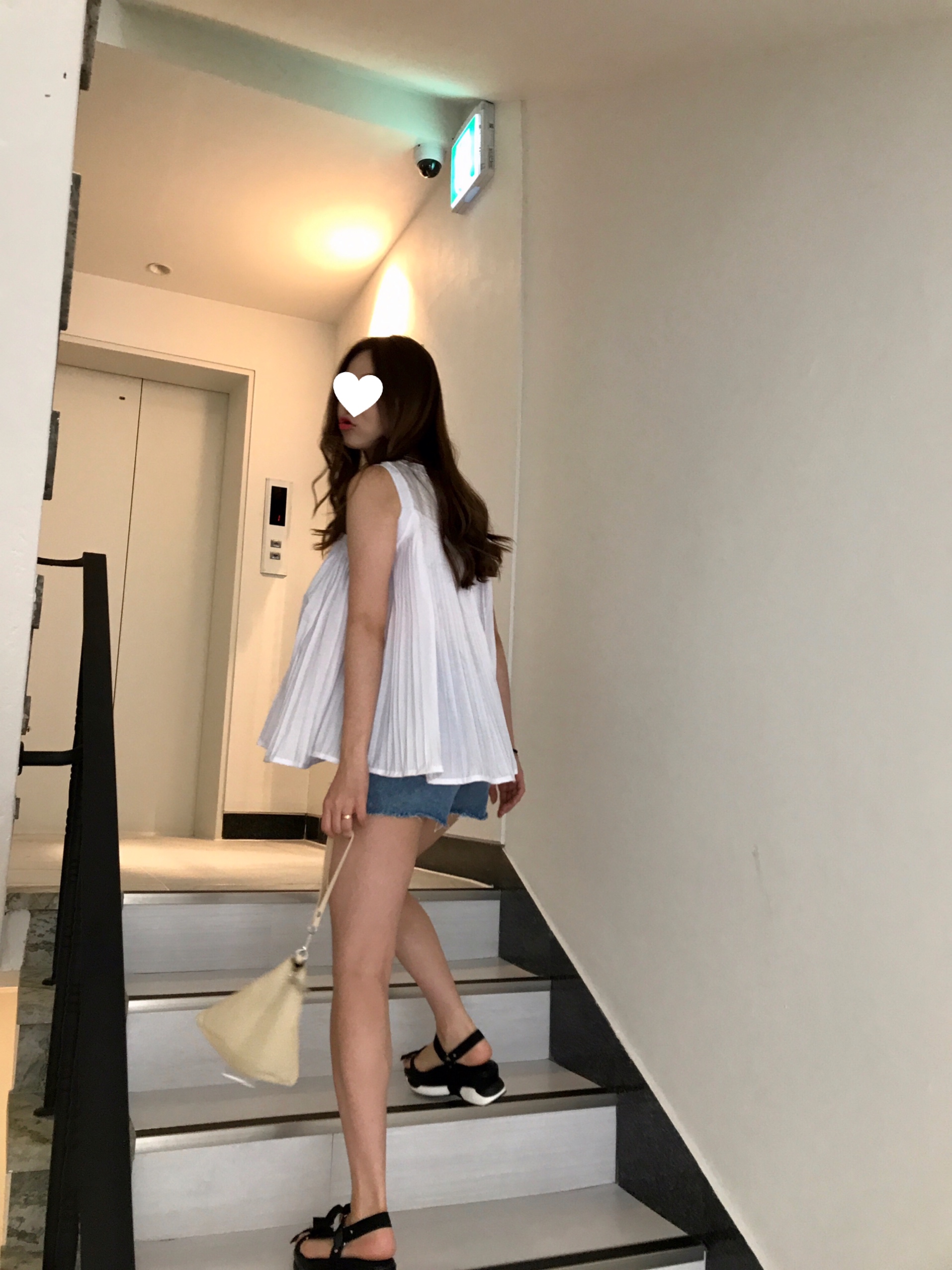 Embroidery Wrinkle Sleeveless Blouse Tee My Young