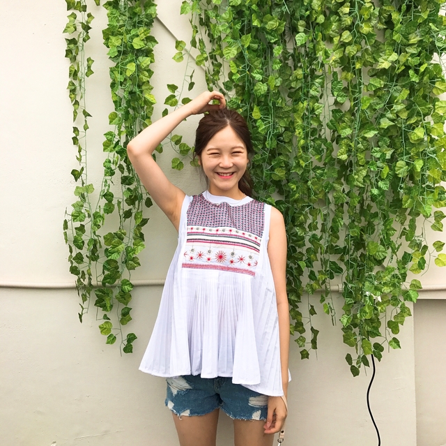 Embroidery Wrinkle Sleeveless Blouse Tee My Young