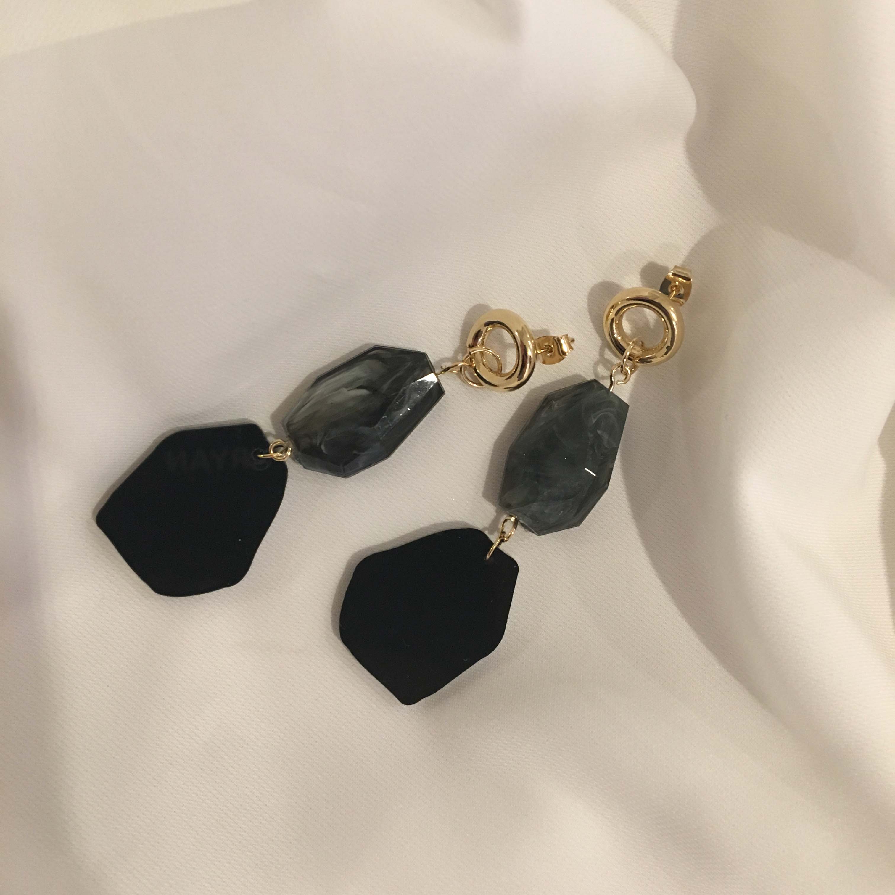 Modern acrylic earrings Didi Unique summer point s