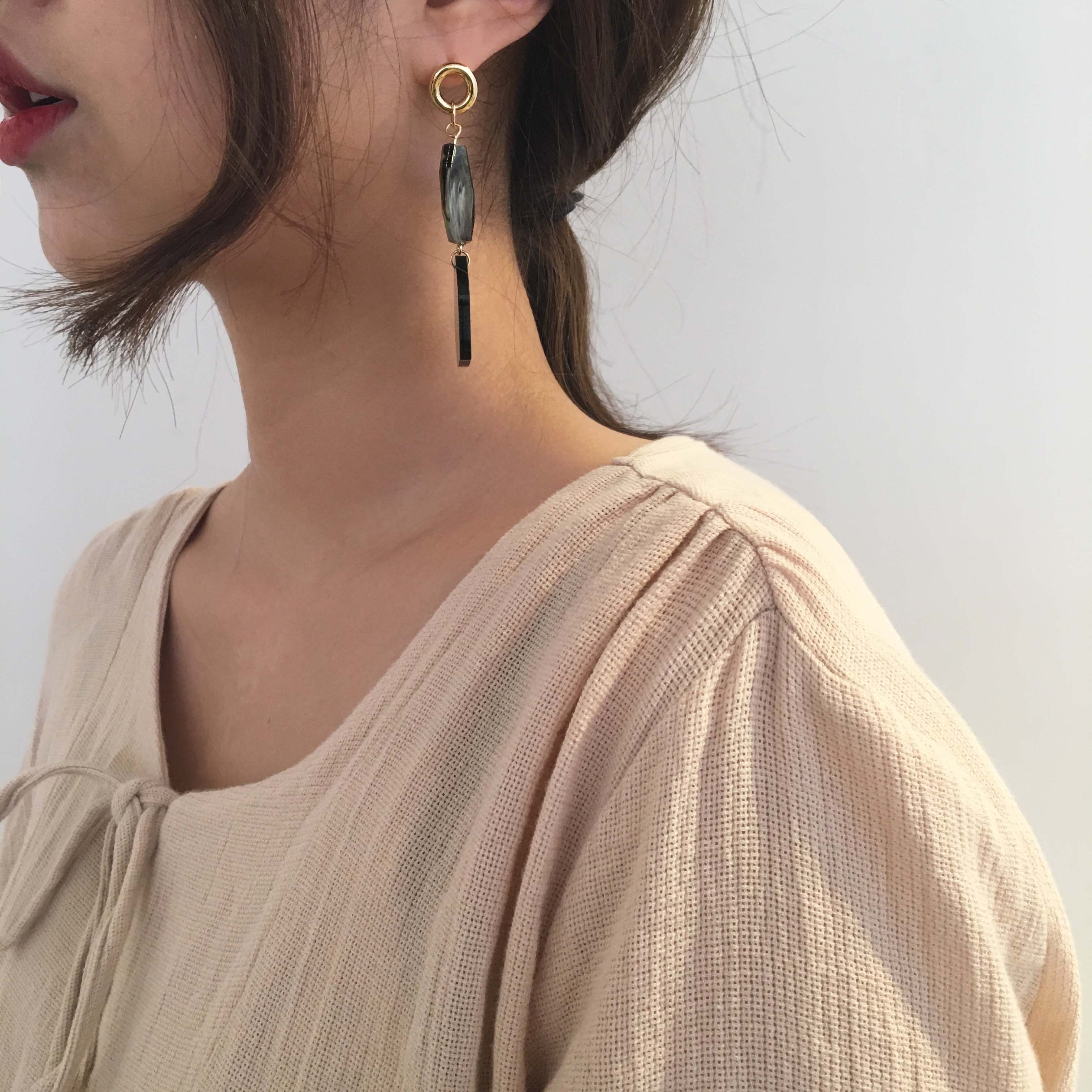 Modern acrylic earrings Didi Unique summer point s