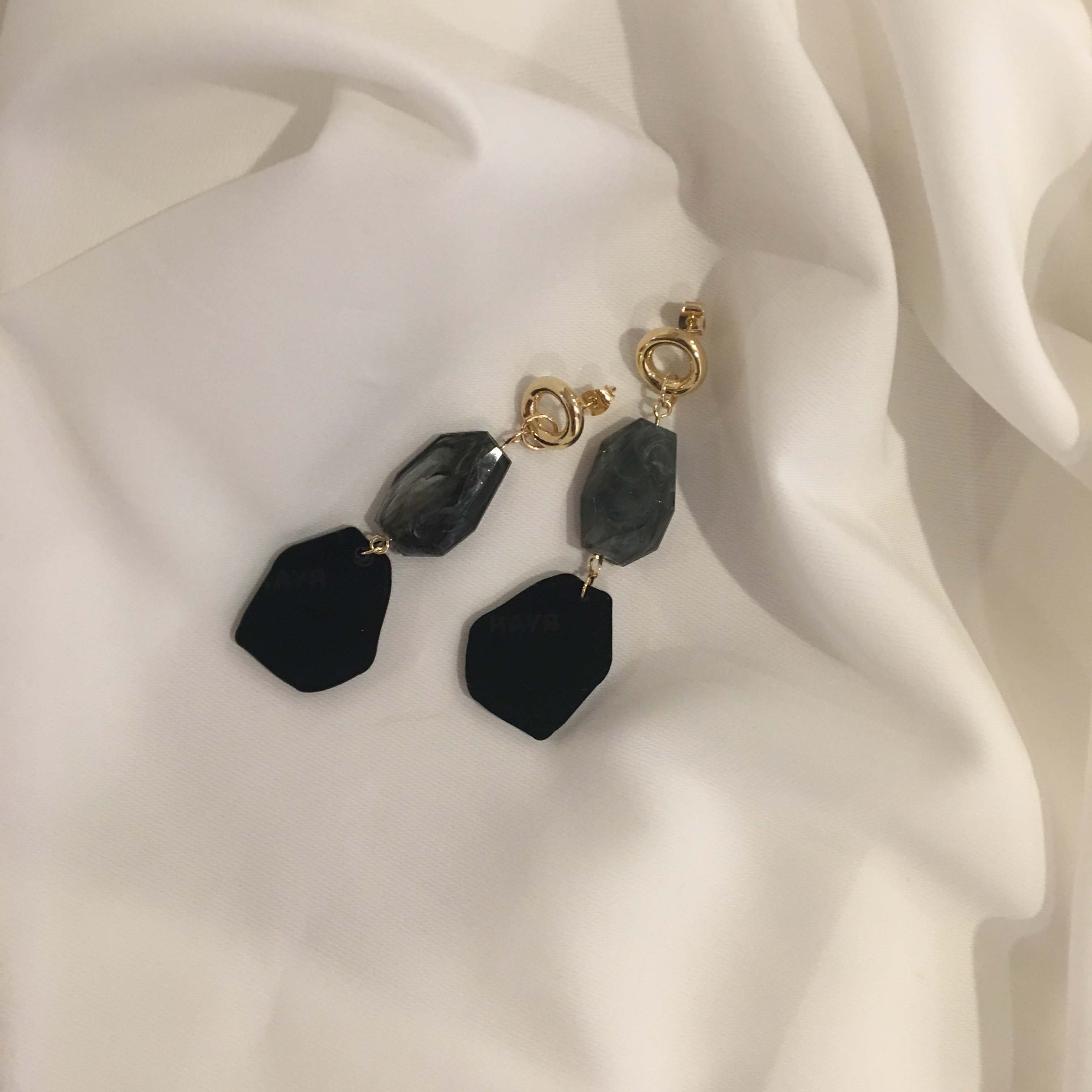 Modern acrylic earrings Didi Unique summer point s