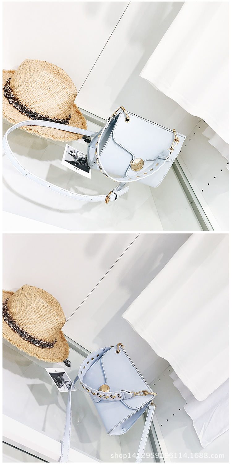 New Mini embroidered square bag Beautiful bag Cros