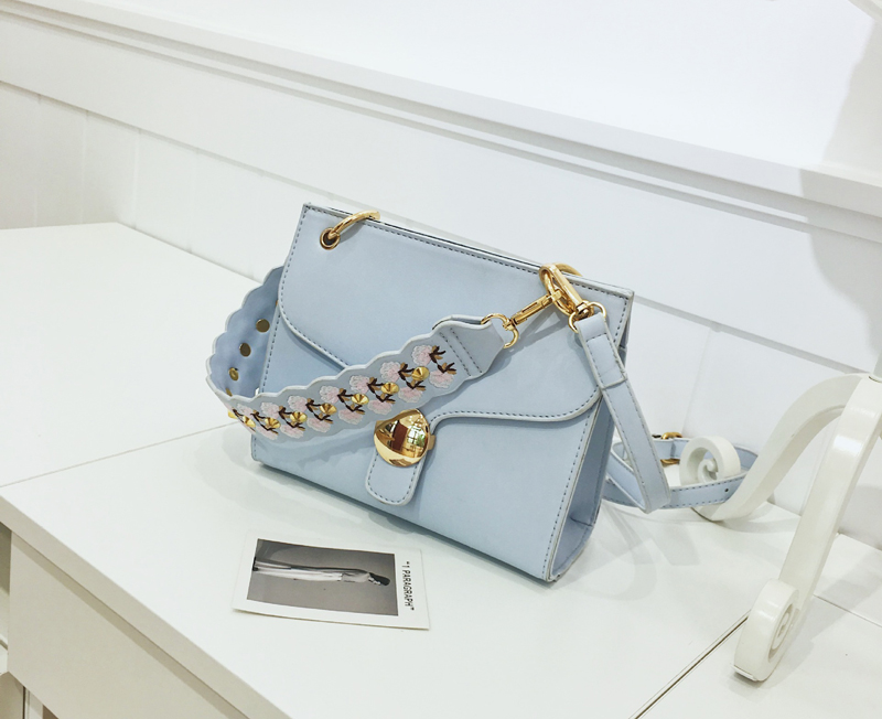 New Mini embroidered square bag Beautiful bag Cros