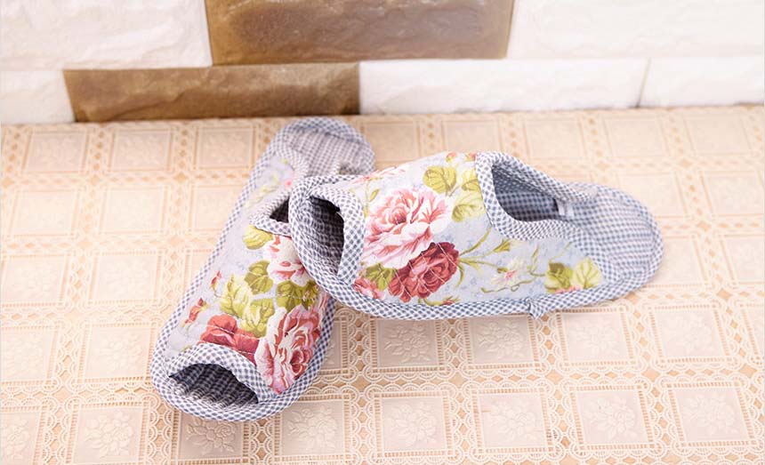 NEW HOME BATHROOM SLIPPERS Indoor Living Room