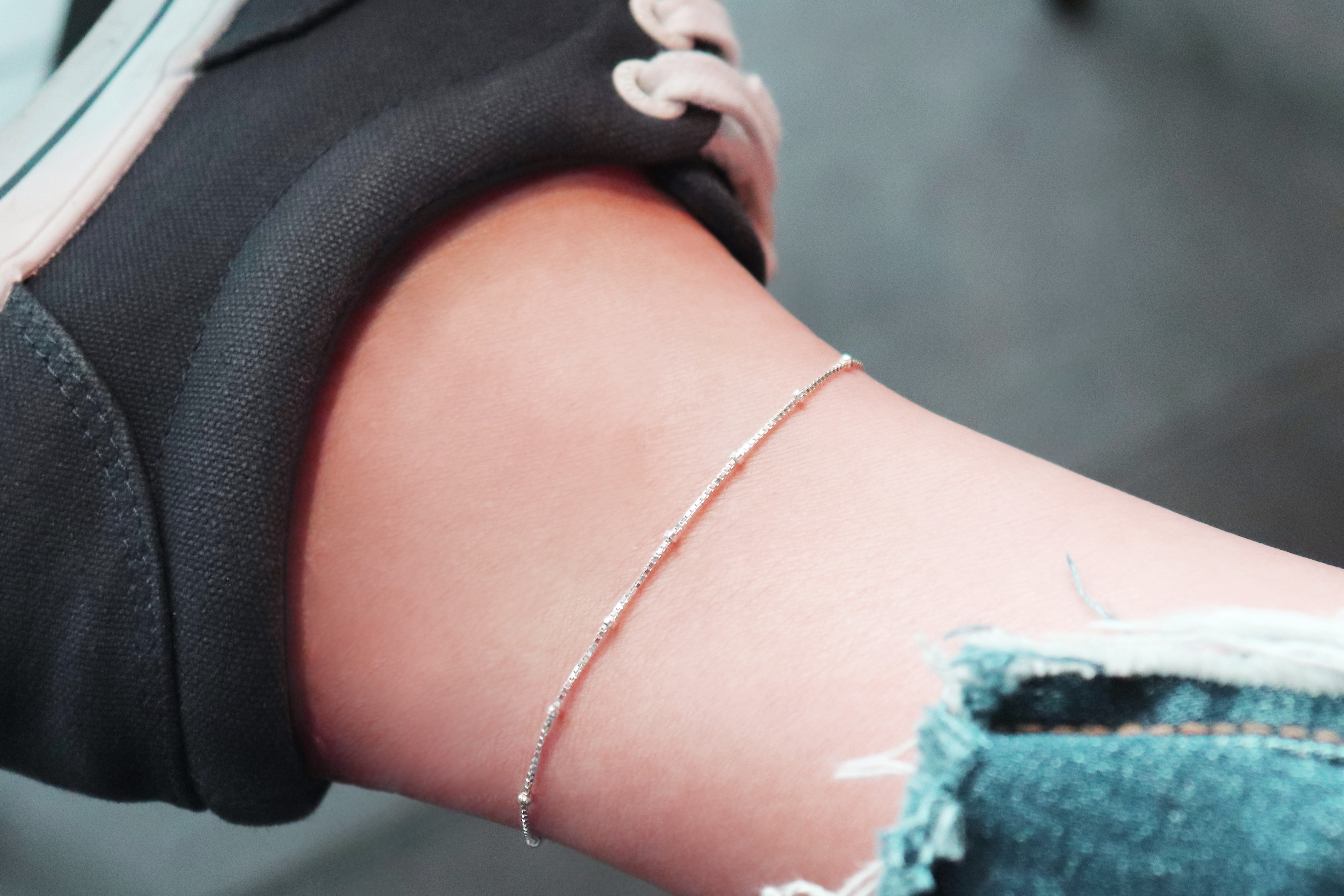 New silver chain bracelet dot line One of the item