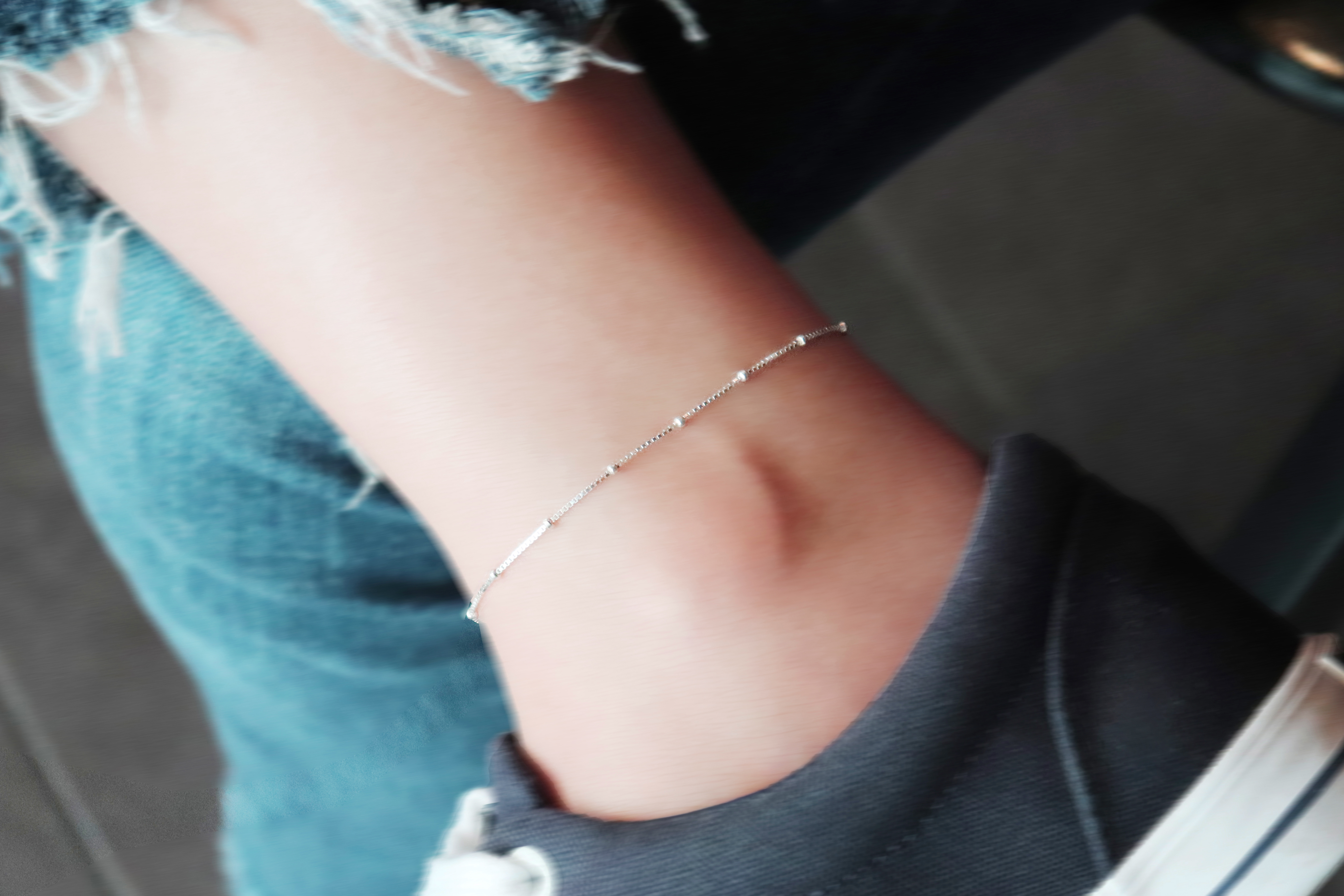 New silver chain bracelet dot line One of the item