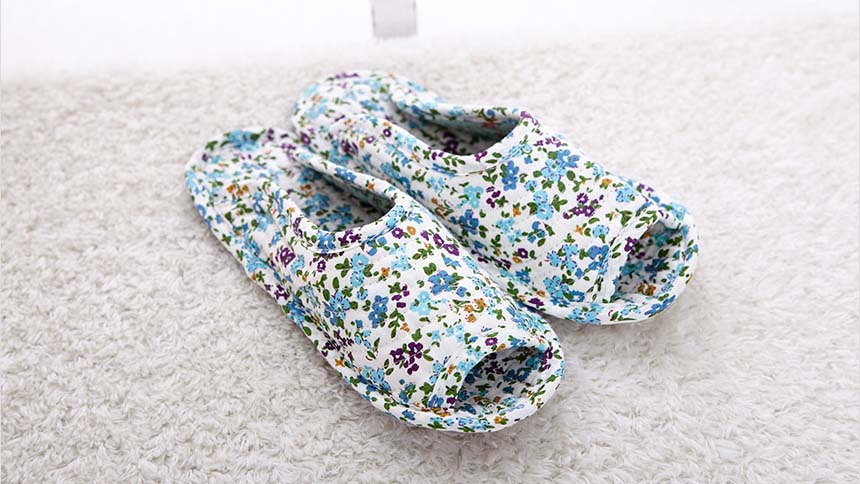 NEW HOME BATHROOM SLIPPERS Indoor Living Room