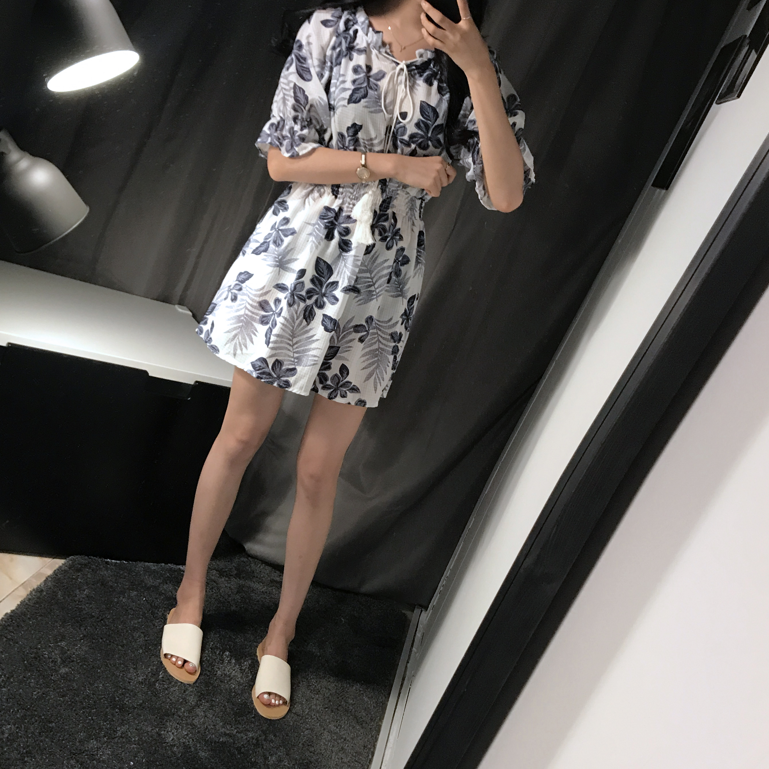 Autumn barbie chilly fashion female foliage glamor